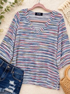 Summer Lovin’ 💜 FDJ Summer Nights Knit Top M